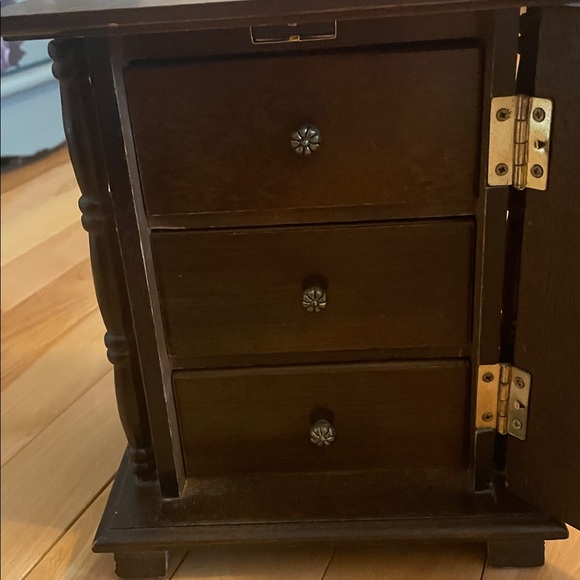 v i n t a g e :: Ornate antique Wooden Cabinet jewelry box - Picture 3 of 11